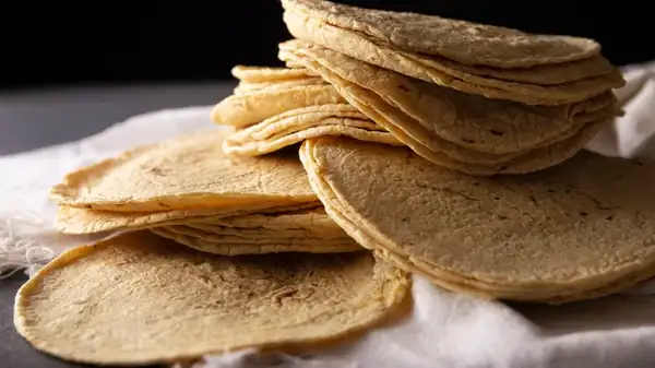 ¡Deja volar tu creatividad con tus tortillas caseras e incorpora algunas hierbas frescas!