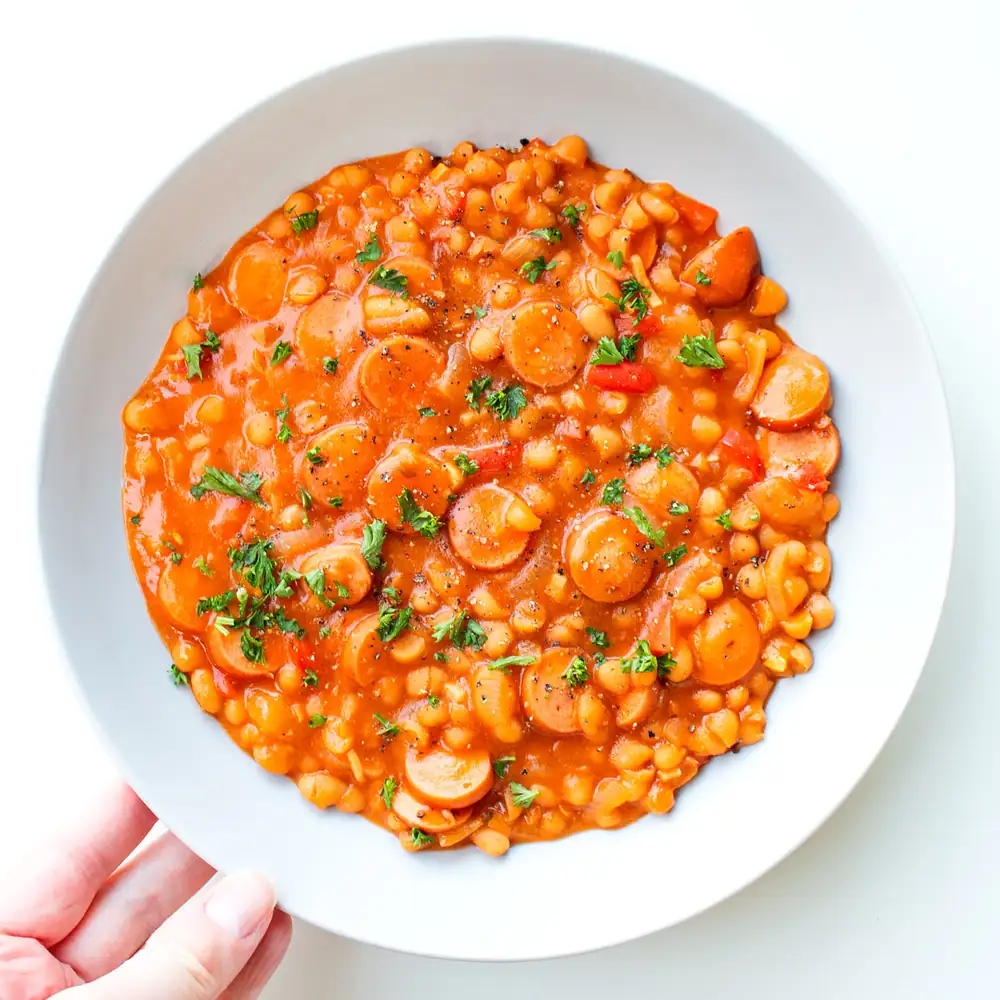 Las salchichas gourmet con gorro le dan un toque sofisticado a una cena tradicional
