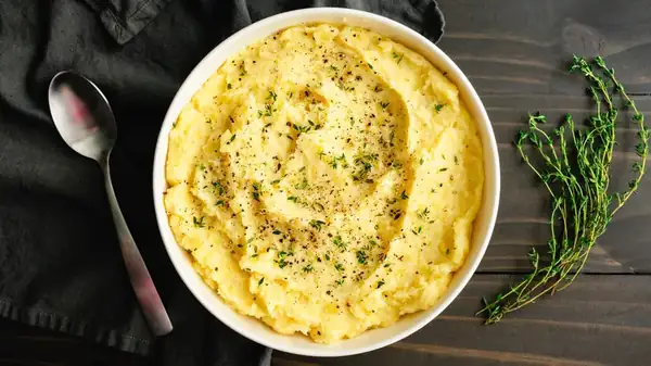 Make Mashed Potatoes Taste Like Sour Cream & Onion Chips With An Irish Twist