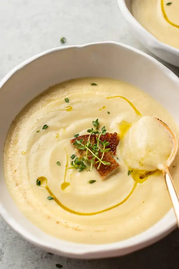 Sopa cremosa de coliflor