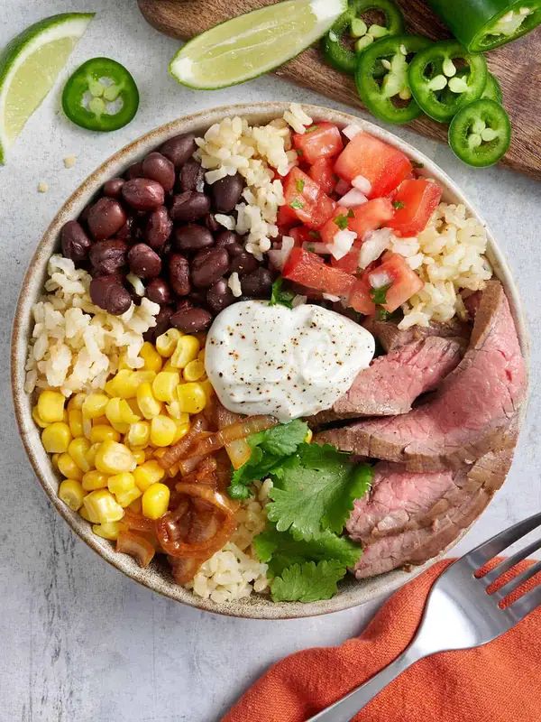 Loaded Southwest Steak Bowls that taste like summer in every bite