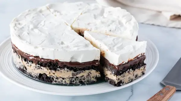 For The Best Homemade Ice Cream Cake, There's 1 Unbreakable Rule