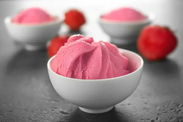 Strawberry ice cream: the best recipe