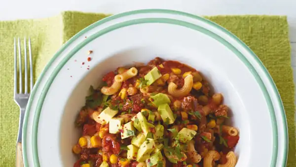 Una versión cotidiana y familiar del chili con carne: nuestro salteado mexicano de carne picada con pasta