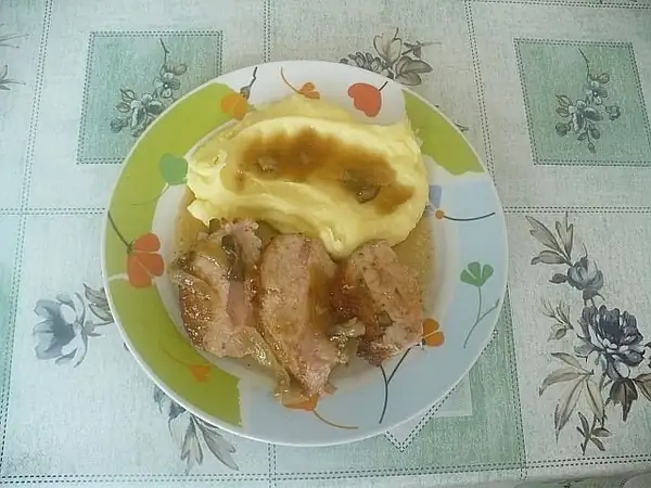 Cerdo asado con champiñones