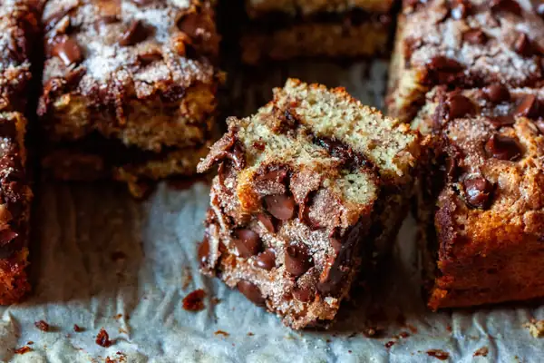 banana chocolate chip cake