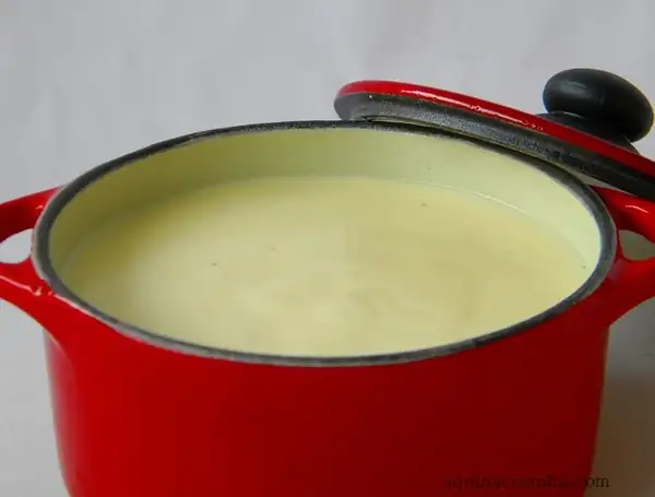 Recipe for Brazilian-style white sauce, submitted by Lauro dos Santos Ramos