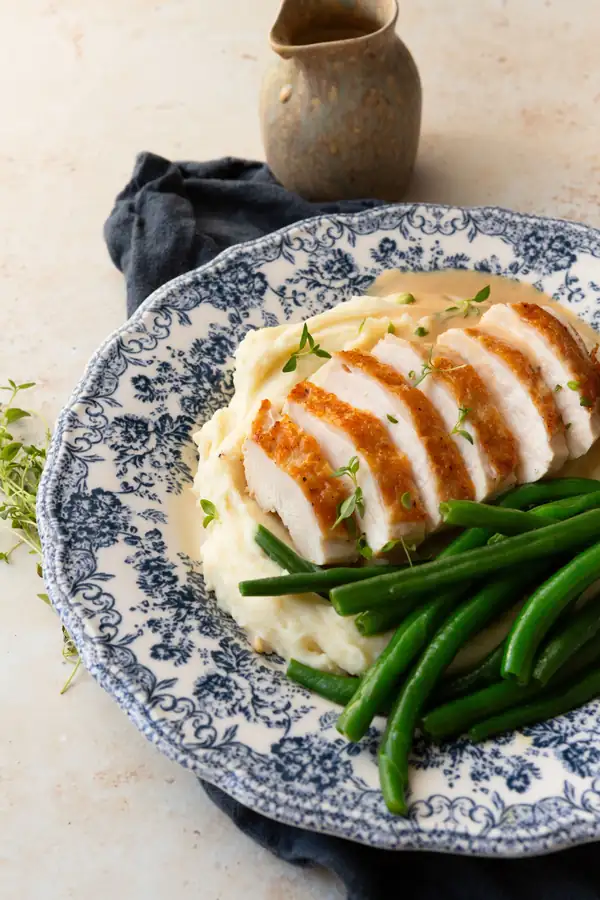 Chicken breast with mashed potatoes