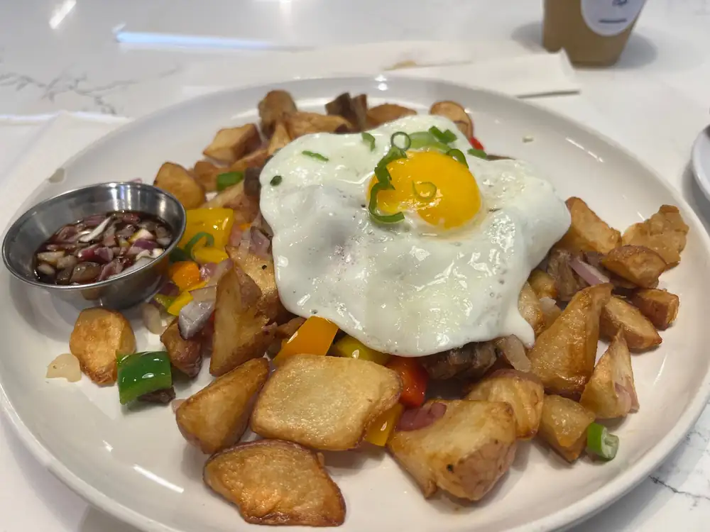 Este café filipino debería ser tu lugar para el brunch antes del vuelo