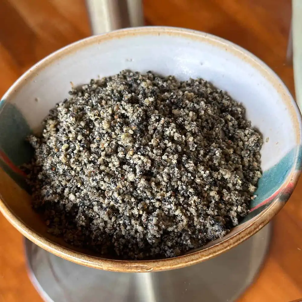 Mezcla de sésamo negro, nuez y piñón