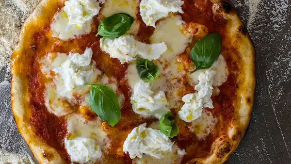 Luxurious pizzas you can't get enough of!