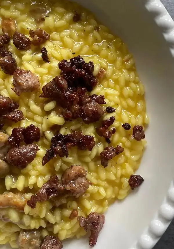 Risotto amarillo con salchicha fresca