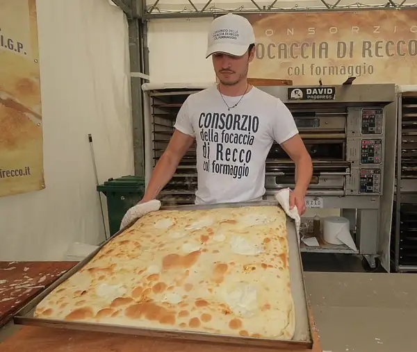 El Consorcio Recco Focaccia con Queso en Bra'S, el Festival de Salchichas de Bra