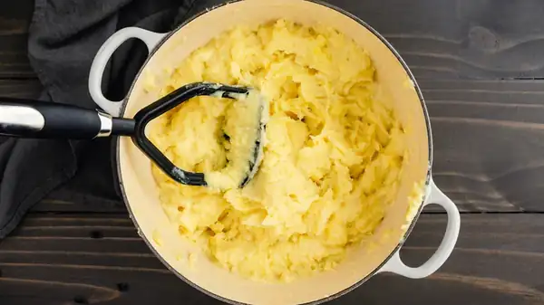 Give Your Mashed Potatoes More Flavor By Making Them Outback Steakhouse-Style