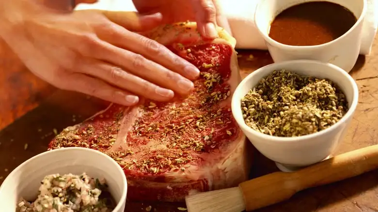 Marinade Vs Dry Rub: Which Is Better For Steaks?