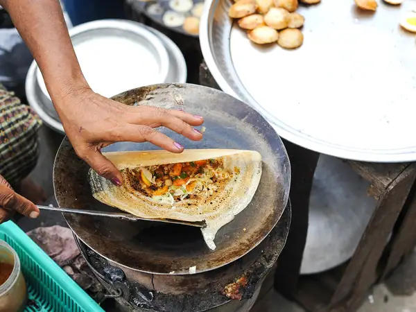 Cómo comer Yangon con 7 bocadillos callejeros imprescindibles