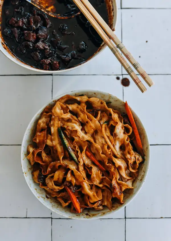 Zha Jiang Mian (Beijing Fried Sauce Noodles)
