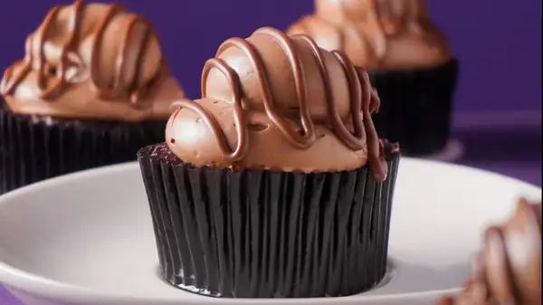 Edible Cupcake Wrappers Are The Playful Dish Perfect For Any Dessert