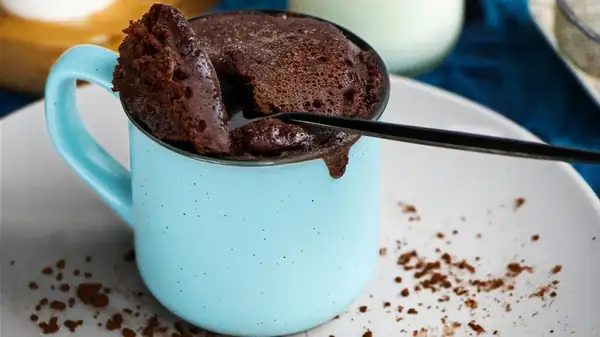 Olvídate de los huevos en tu próximo pastelito en taza y ya nos lo agradecerás