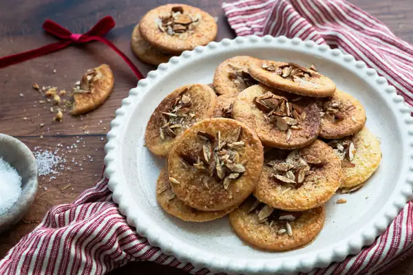 Sandwich biscuits