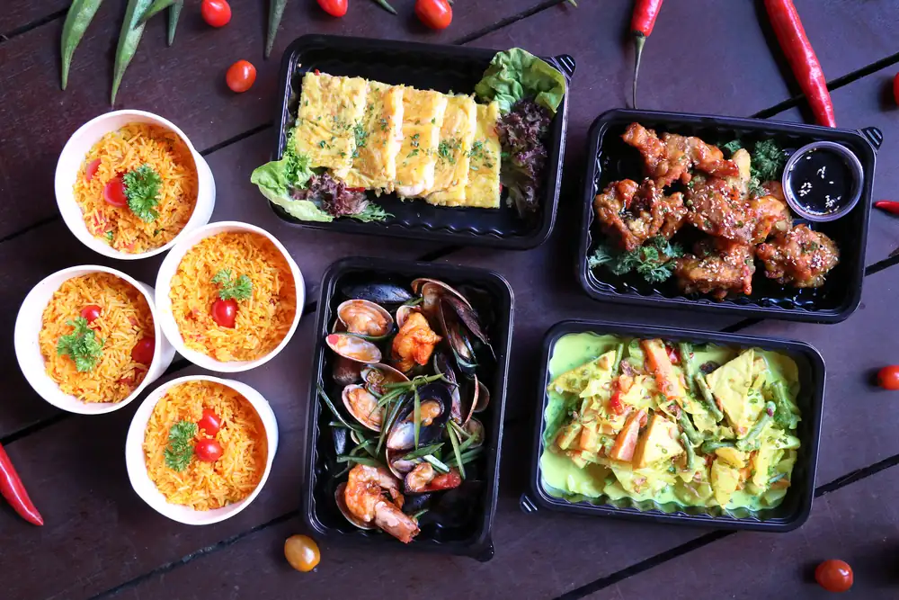 8 restaurantes Con ofertas de entrega con hasta $15 de descuento en la factura total de sus reuniones de fin de año