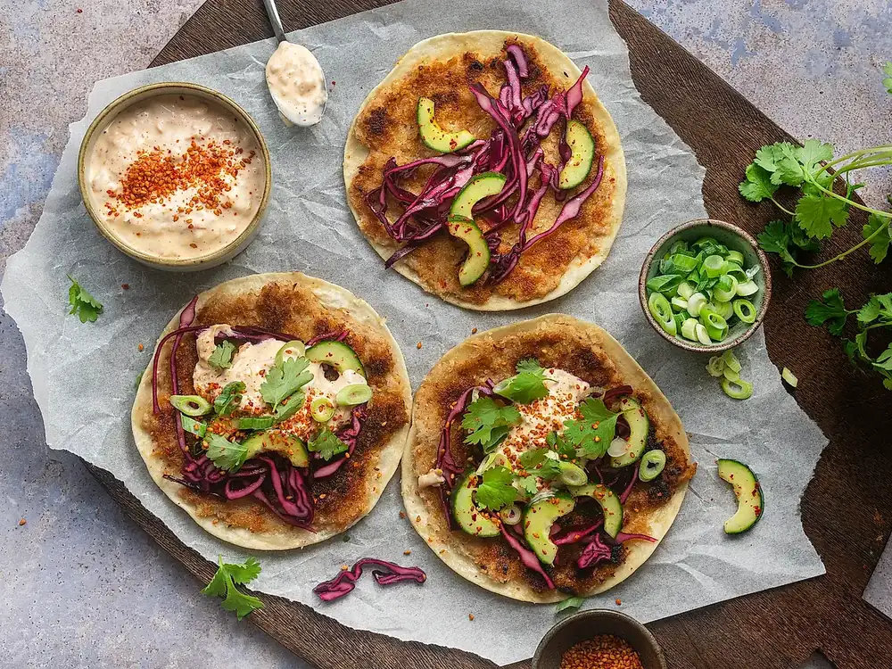 Tacos de pollo machacado con mayonesa de kimchi