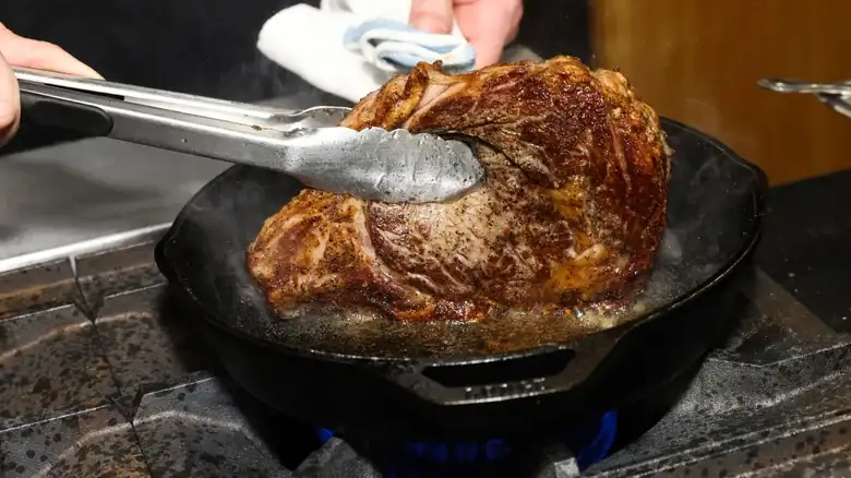 Ribeye Steak Stays Juicy With A Crispy Crust Thanks To This Flipping Tip