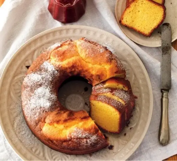 Tarta Paraíso con salsa Fragolino