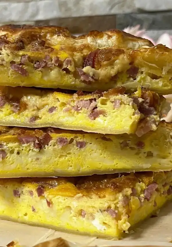 Pastel salado con mozzarella, speck y fondue