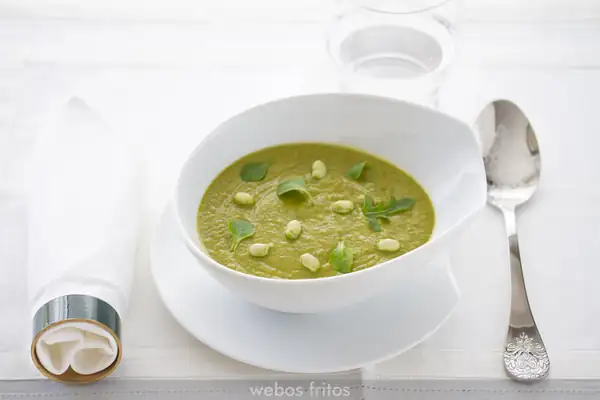 Broccoli and apple cream