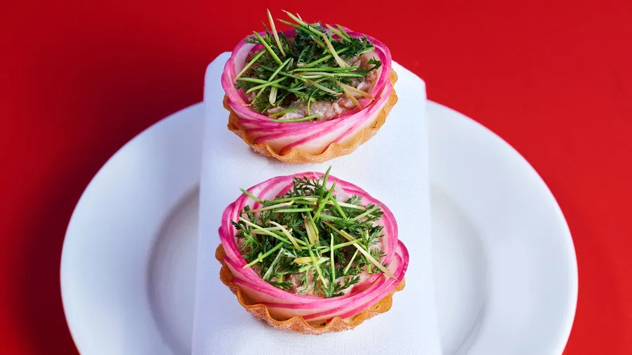 How Our Editors Pick the Best New Restaurants