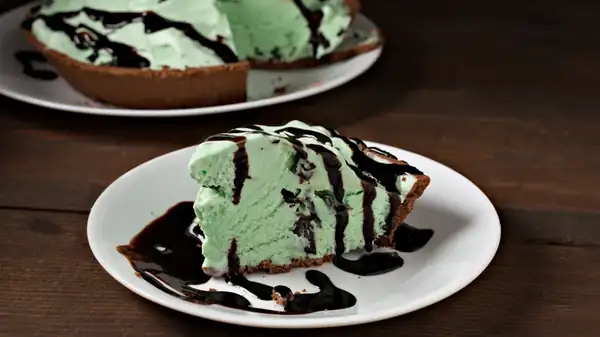 El pastel verde brillante, de los de antes, que ya no se ve comer