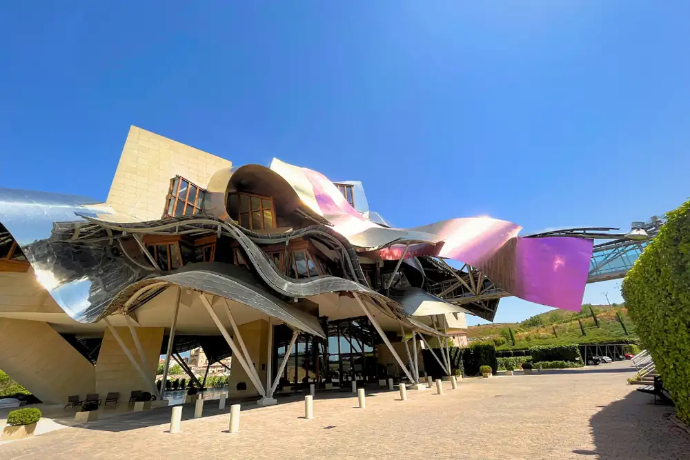Design and Wine Tourism: The Importance of Amazement
