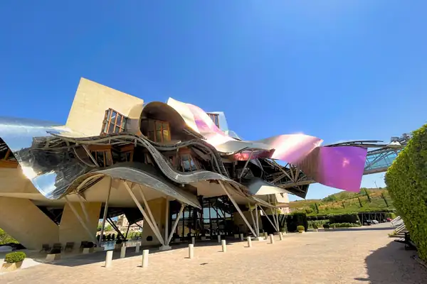 Design and Wine Tourism: The Importance of Amazement