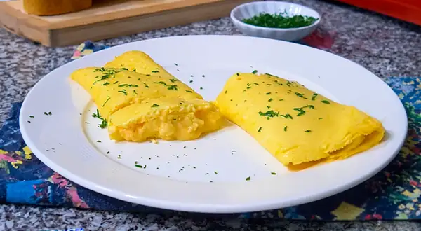 The best technique for making a perfect French omelet, WITHOUT RAW EGG (VIDEO)