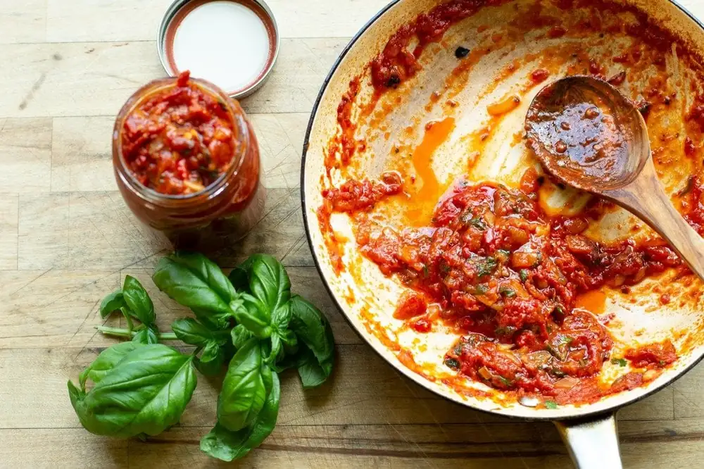 Greek-Style Tomato & Roasted Red Pepper Sauce