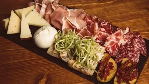 Patty Bistrò Roma, a small Mediterranean restaurant in Infernetto