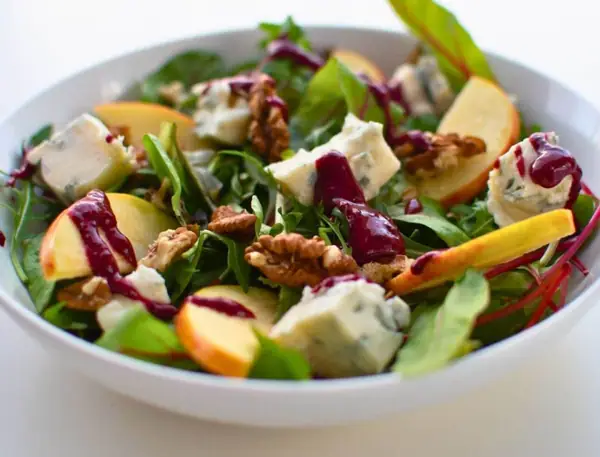 Apple Gorgonzola Salad with Blackberry Vinaigrette