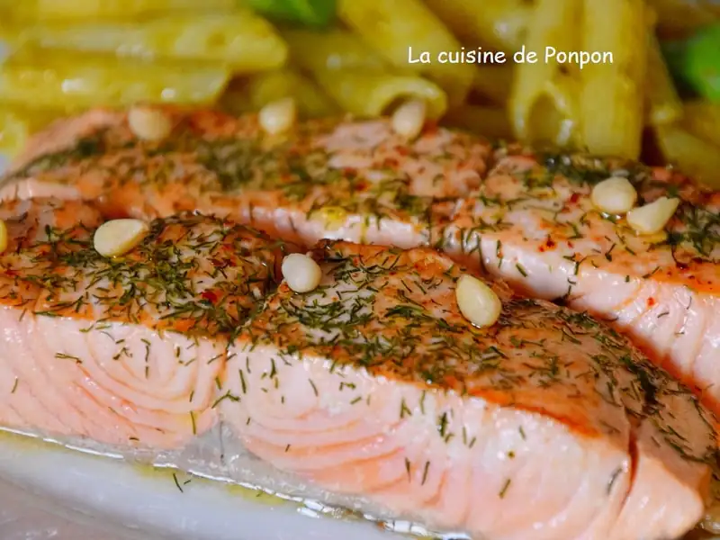 Salmon fillet cooked at low temperature