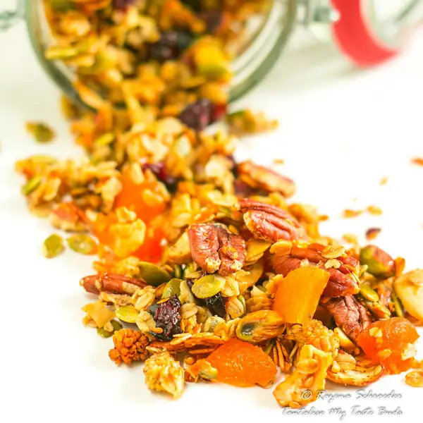 Easy Homemade Granola