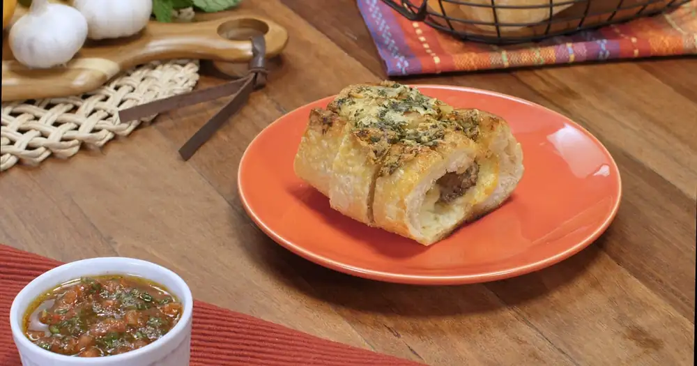 Recipe for breaded kafta in bread with cheese, submitted by tudogostoso