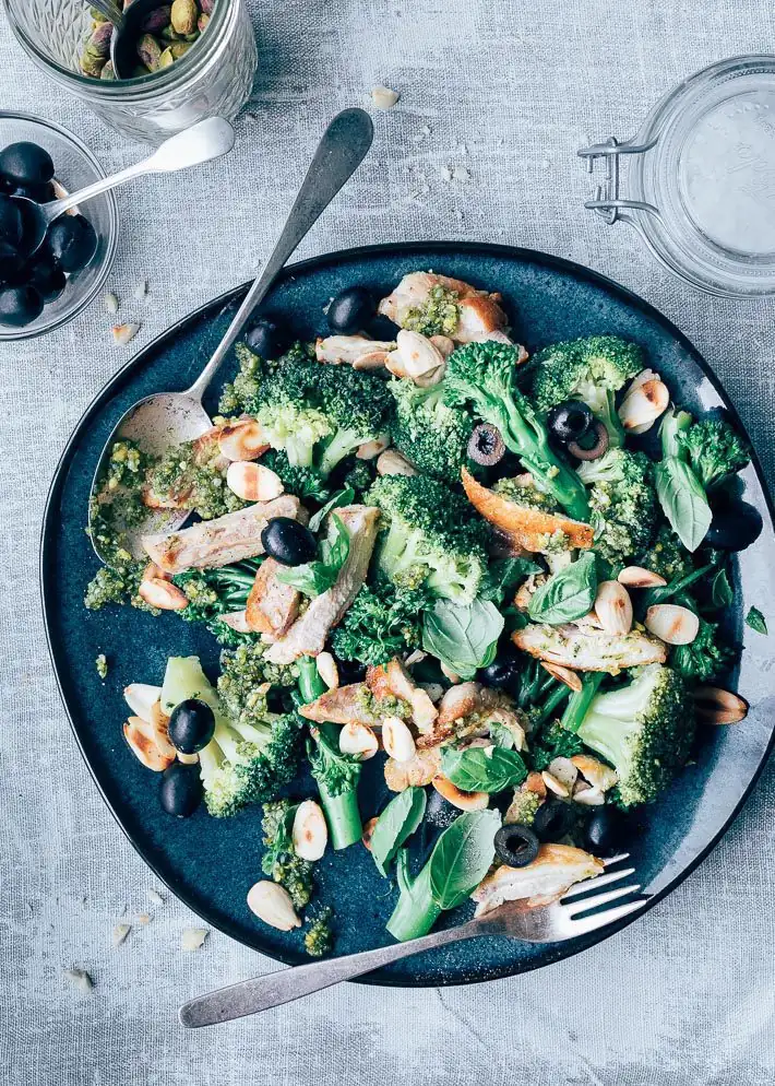 Pasta pesto with broccoli