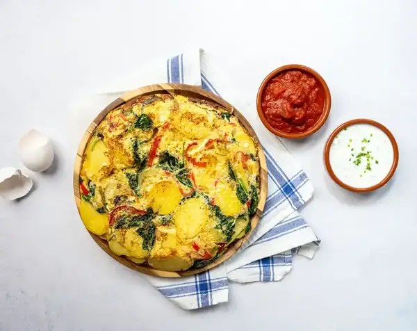 Groentetortilla met salsa brava
