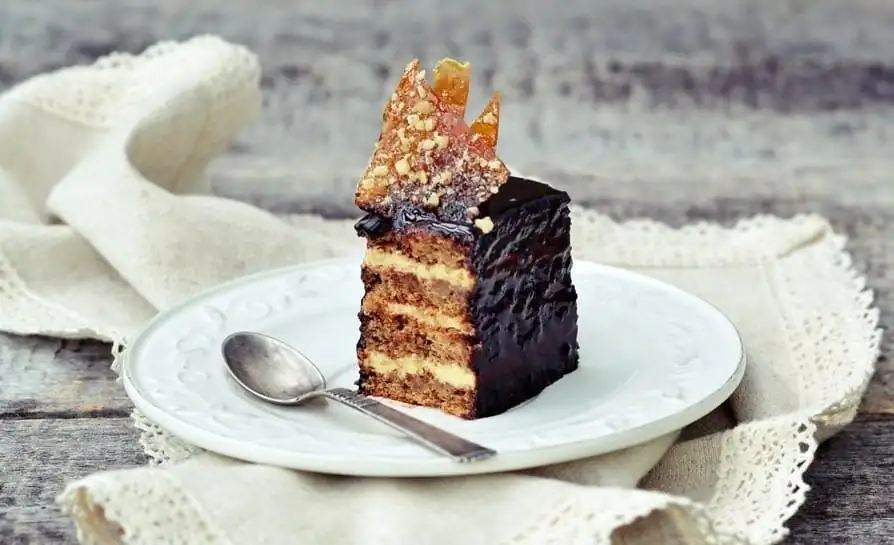 Salted Caramel & Walnut Cake