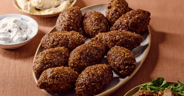 Fried kibbeh (bulgur & meat parcels)