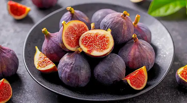 How to choose fresh figs and what to cook with them - 15 ideas from snacking to baking