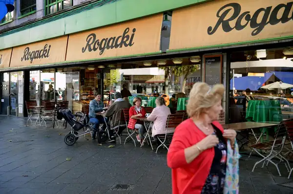 Sabe como antes: Rogacki recupera recetas clásicas berlinesas para este libro de cocina