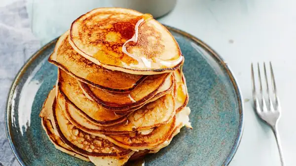 Spelt yogurt pancakes