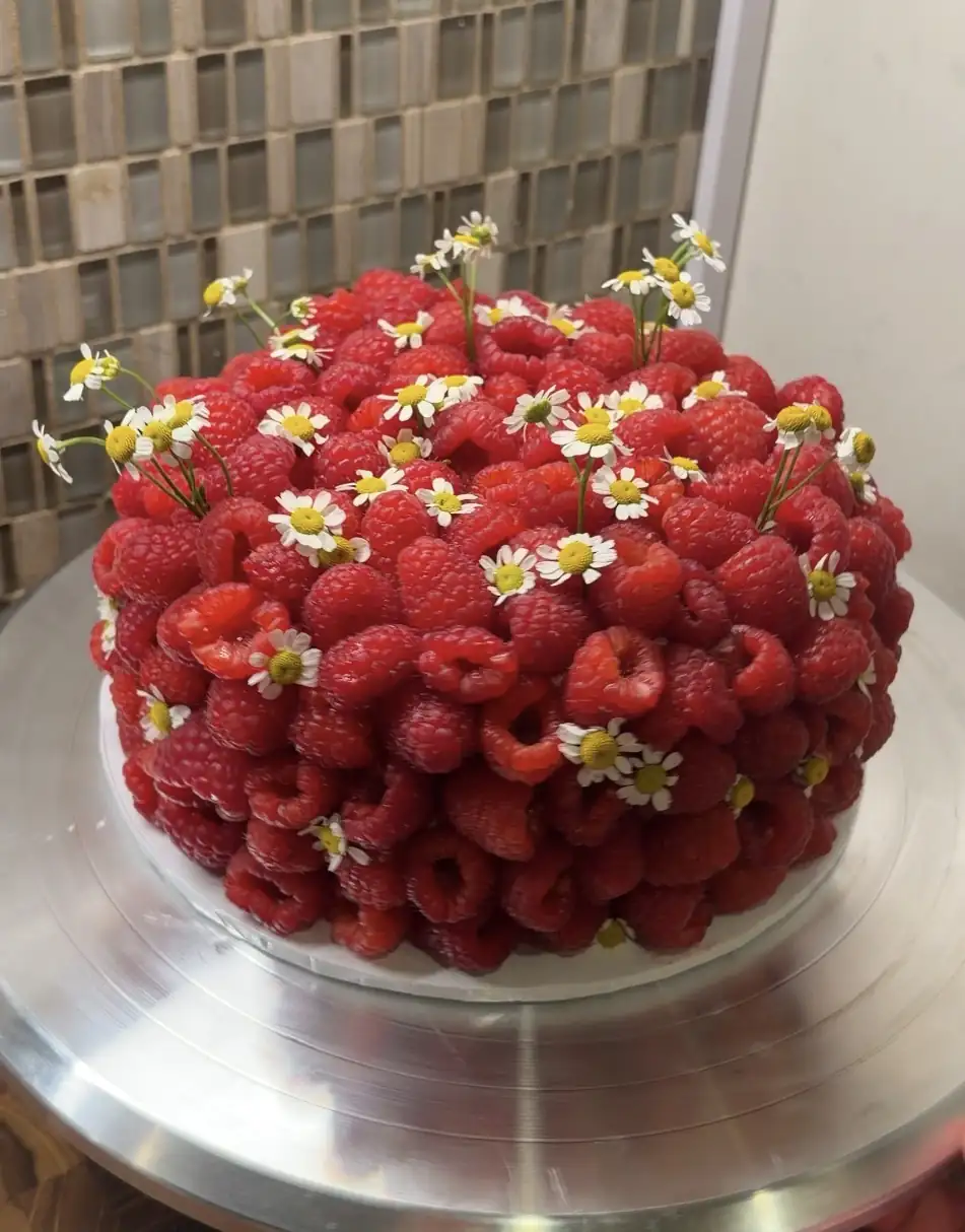 Pistachio Raspberry Cake