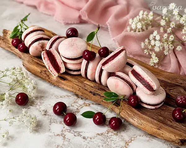 Dried egg white macaroons